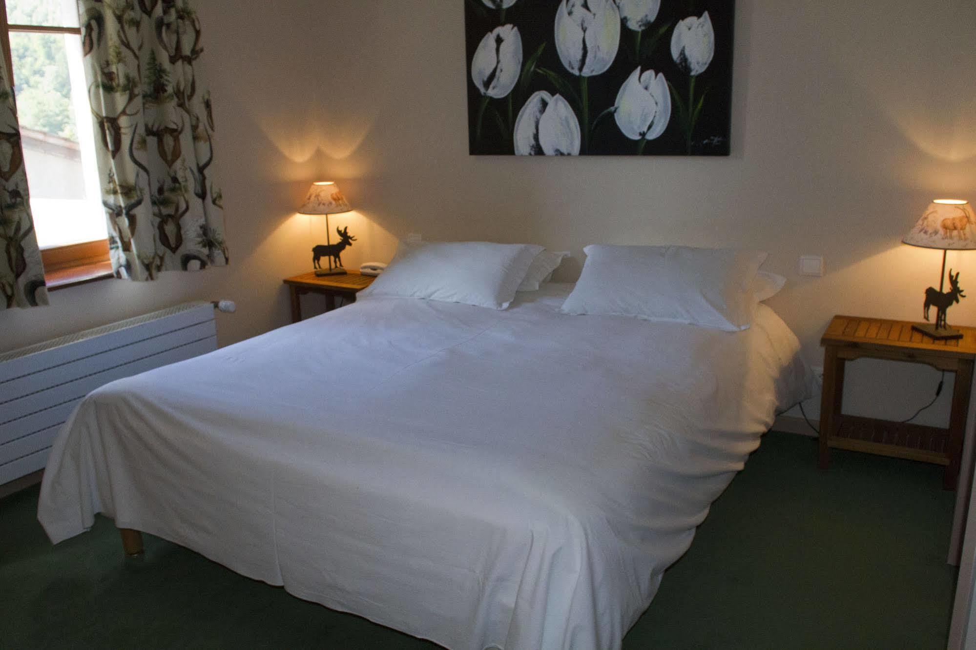 Les Cigognes Hotel Abreschviller Bagian luar foto