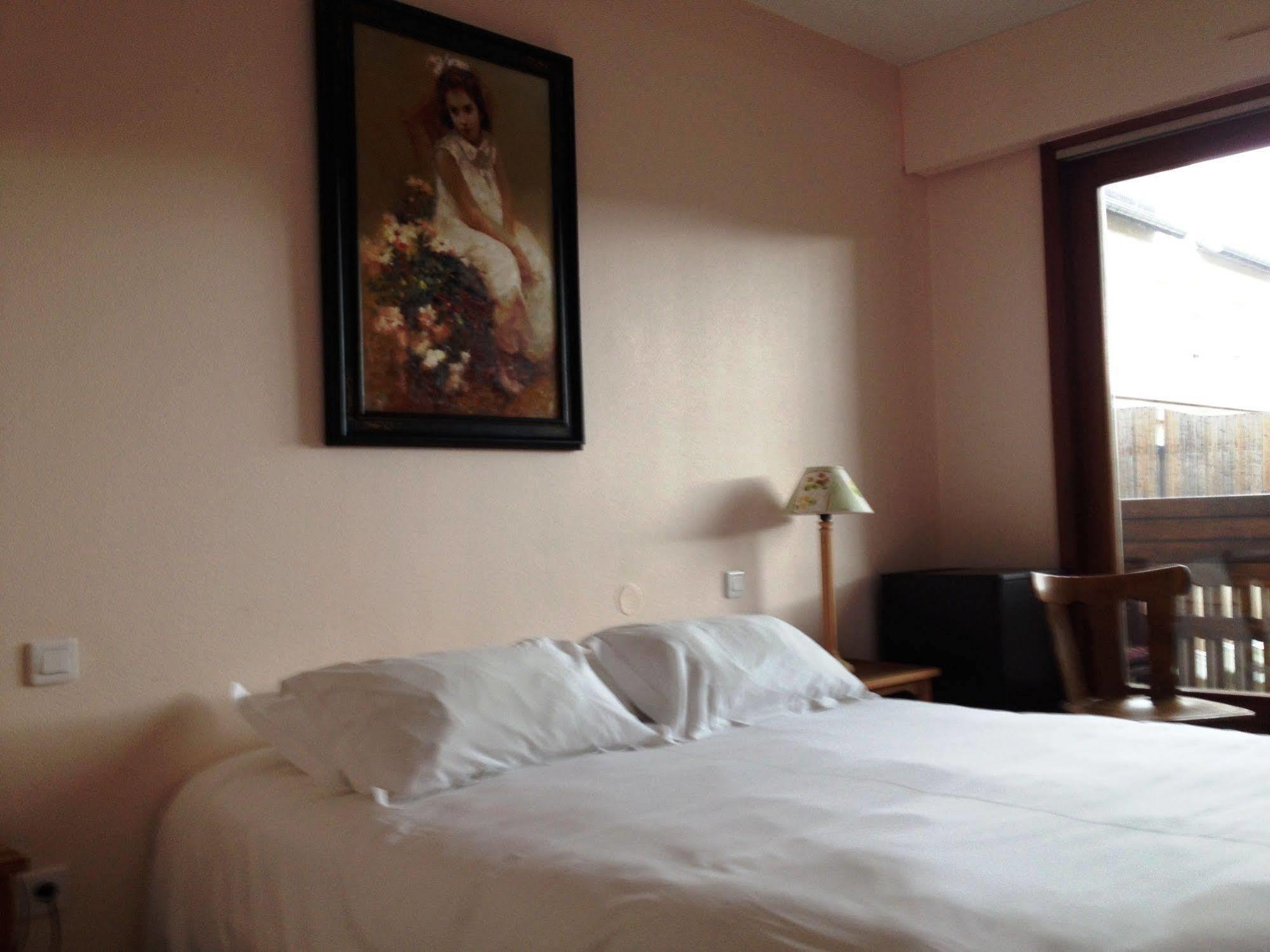 Les Cigognes Hotel Abreschviller Bagian luar foto